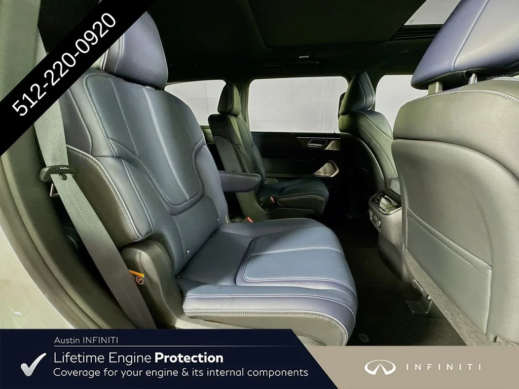 New 2027 2T RADIANT WHIT INFINITI SPORT image 38