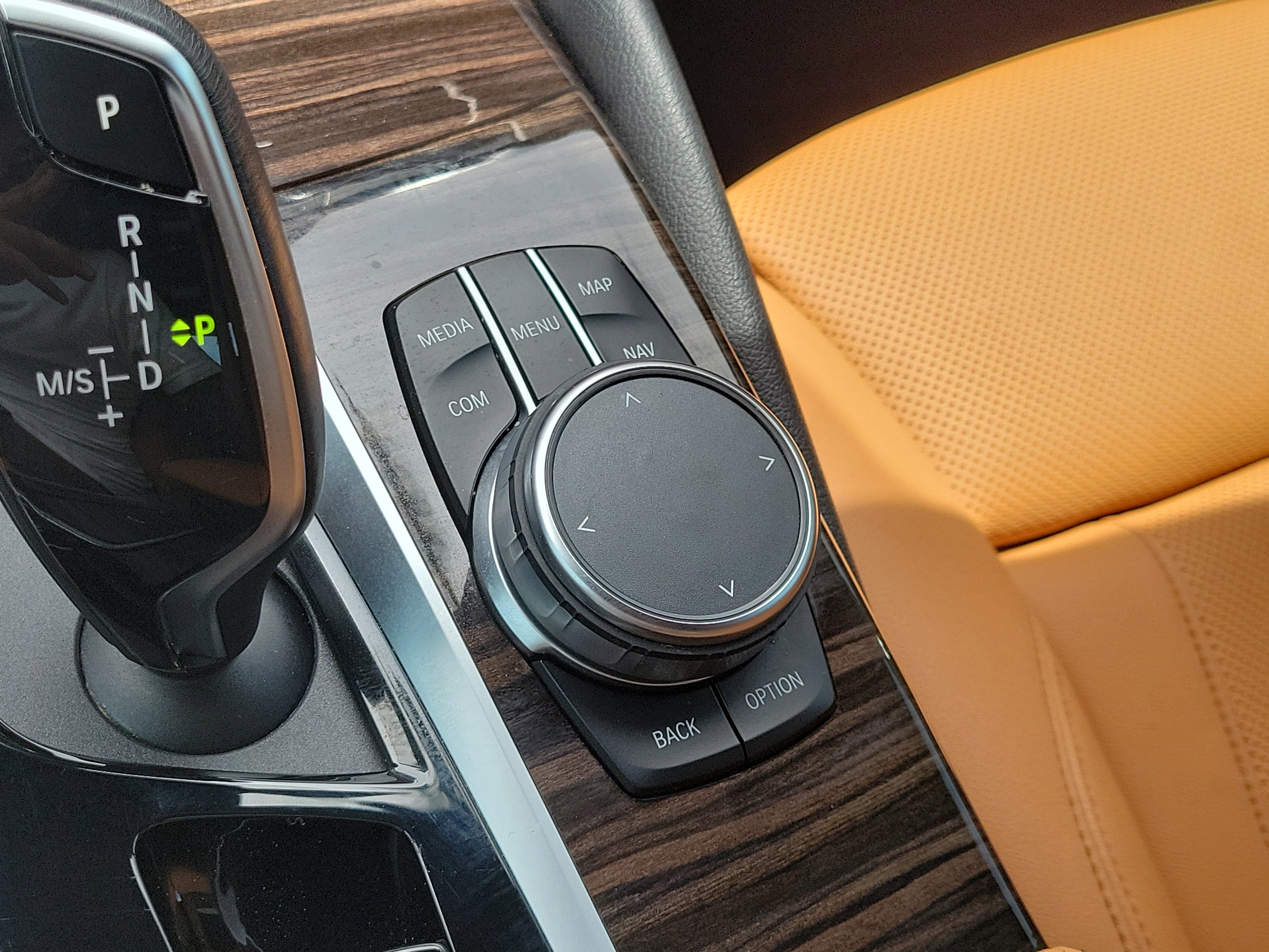 Used 2022 Bernina Grey Amber Effect Metallic BMW 530i image 28