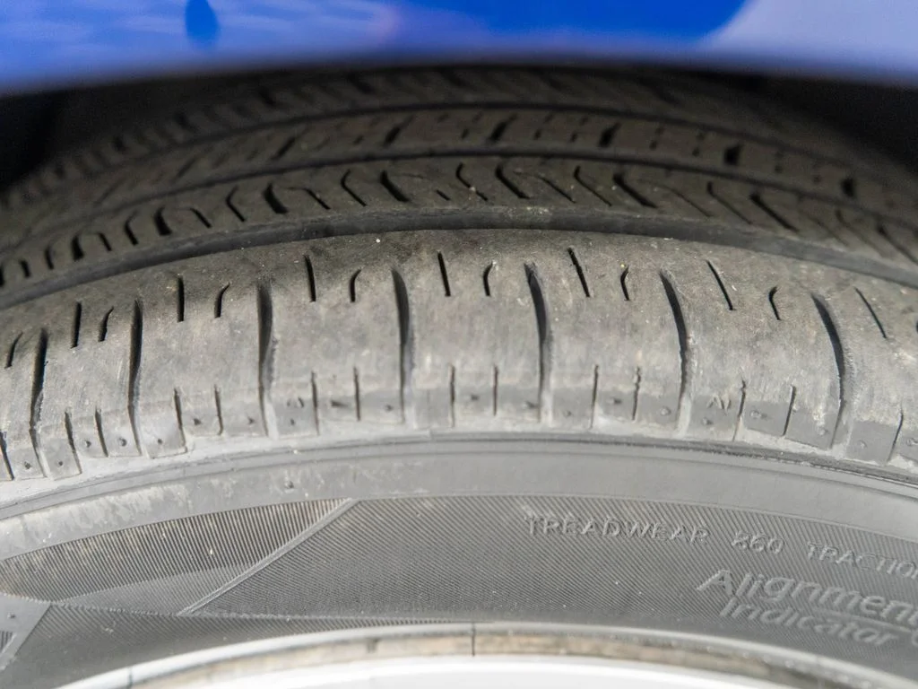 Used 2007 Blue Toyota LE image 29