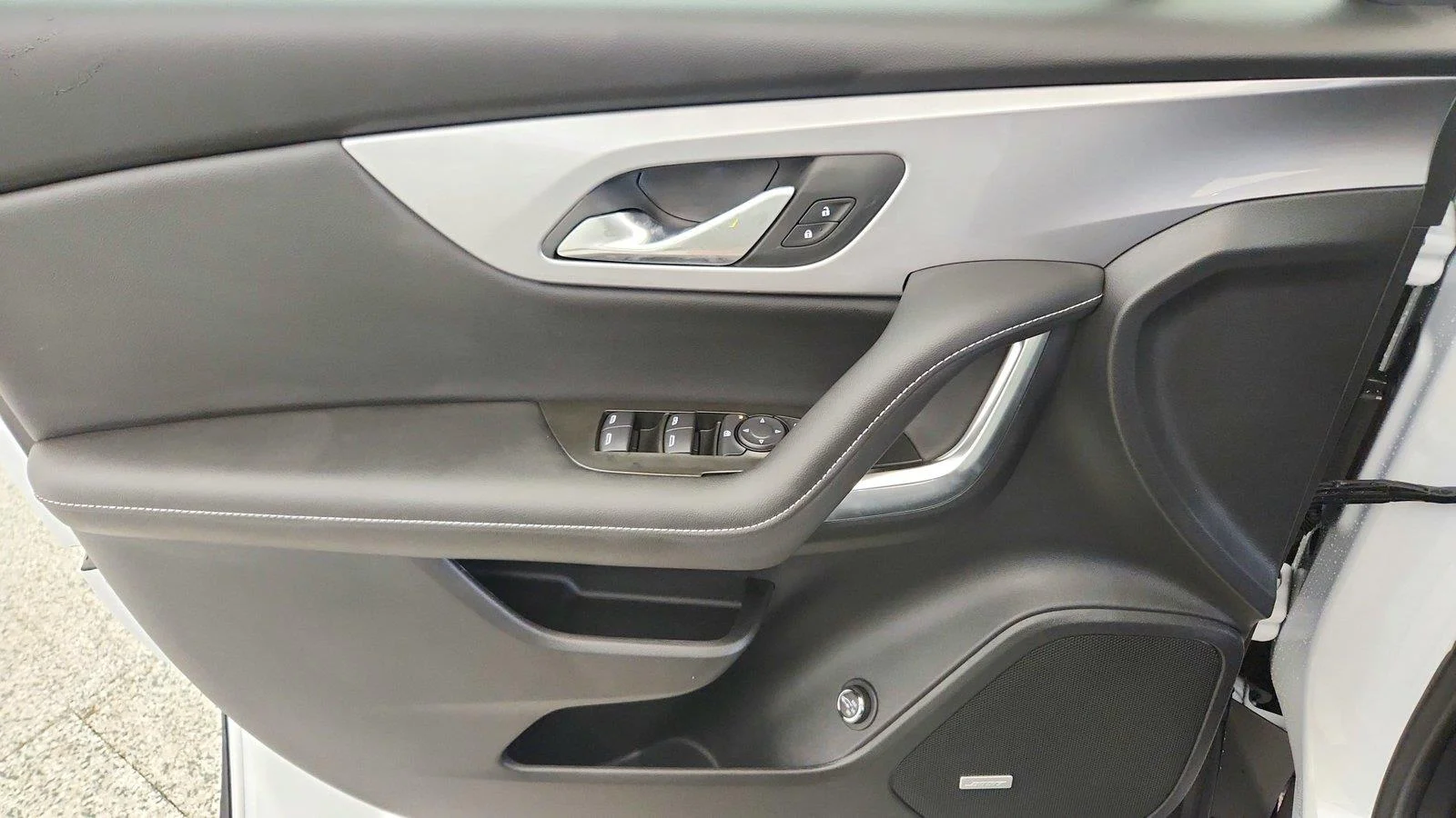 New 2026 Summit White Chevrolet 3LT image 24