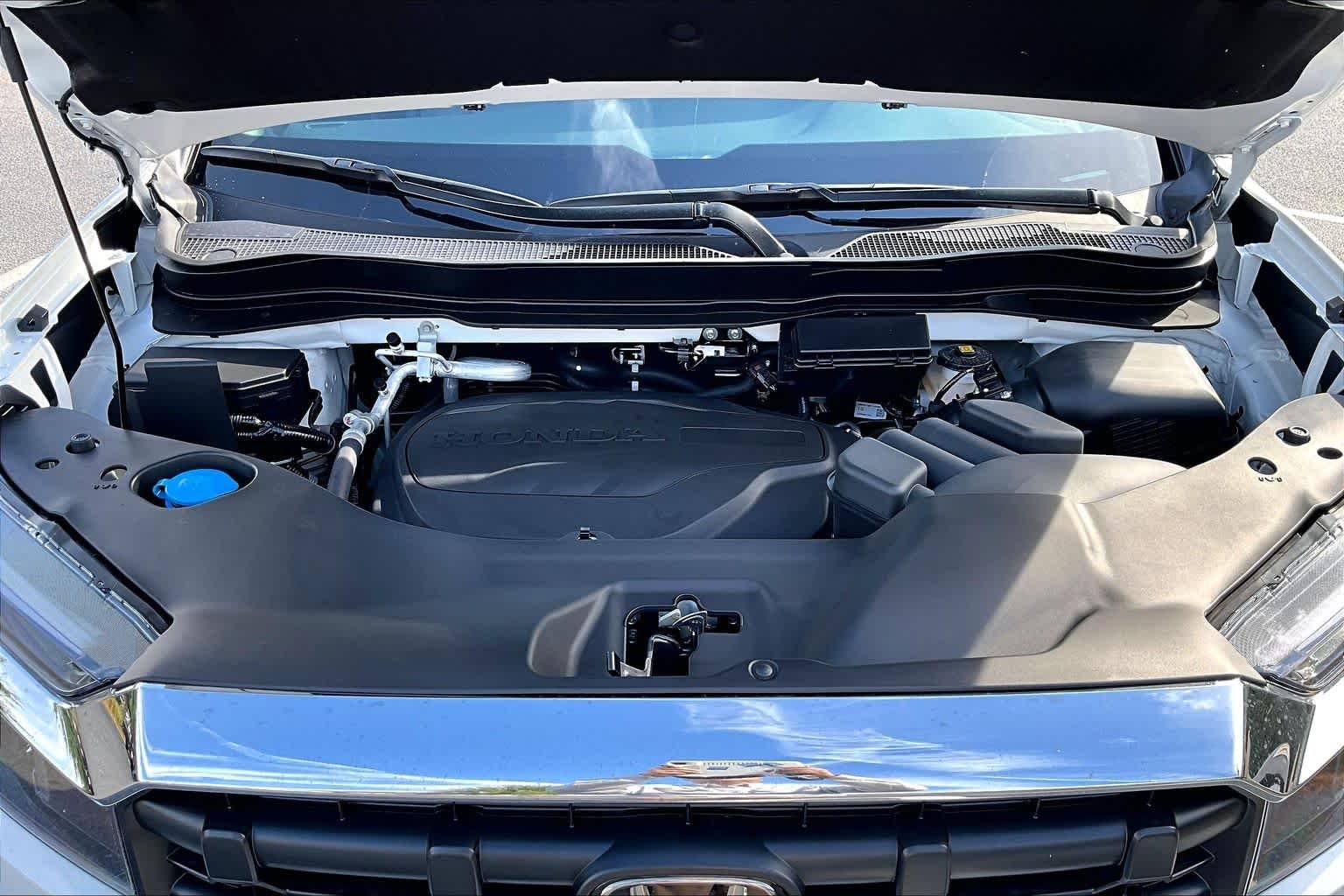 New 2026 Platinum White Pearl Honda RTL image 15