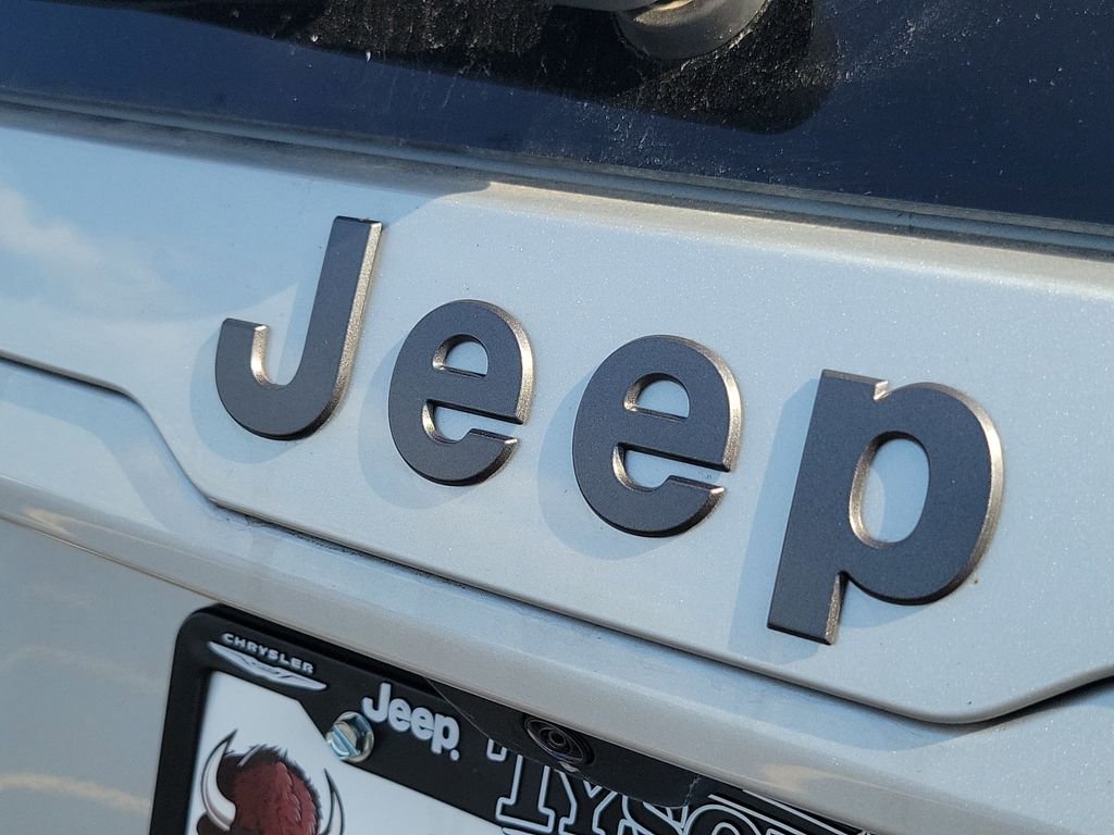 New 2026 Silver Zynith Clearcoat Jeep Laredo image 6