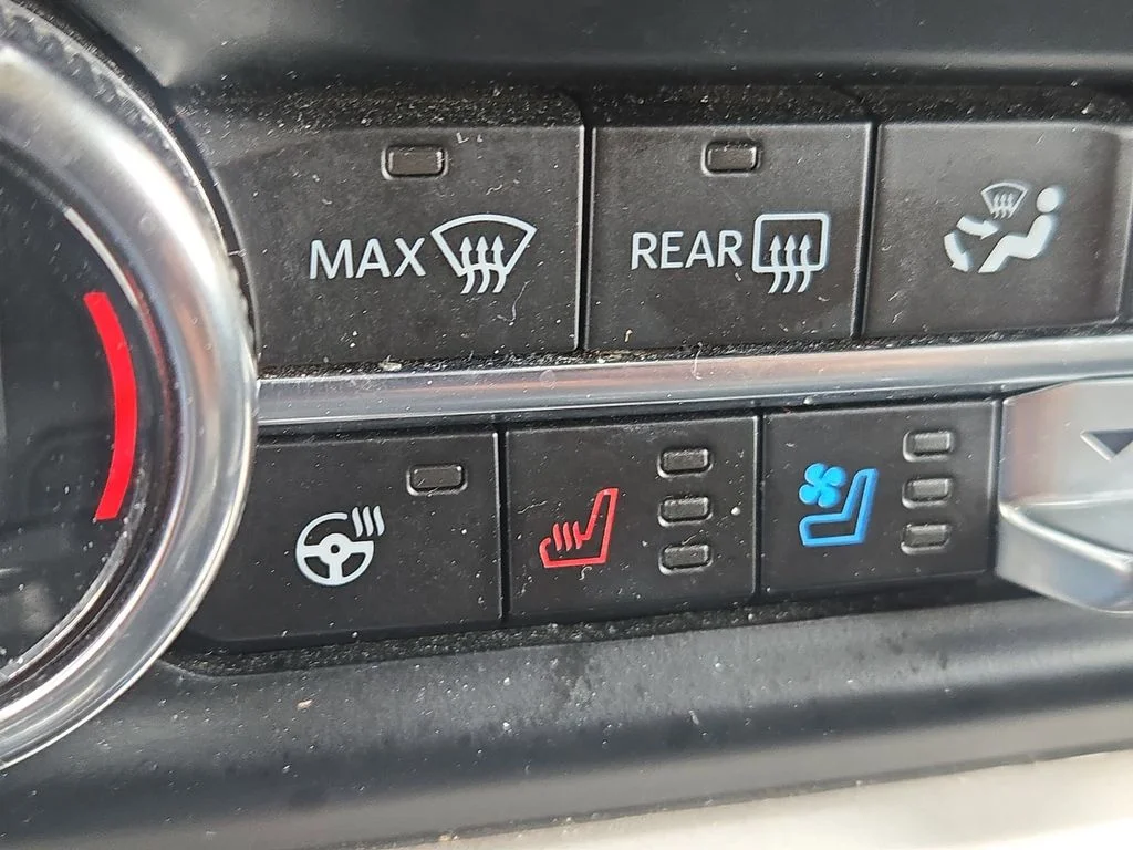 Used 2024 Black Ford XLT image 38