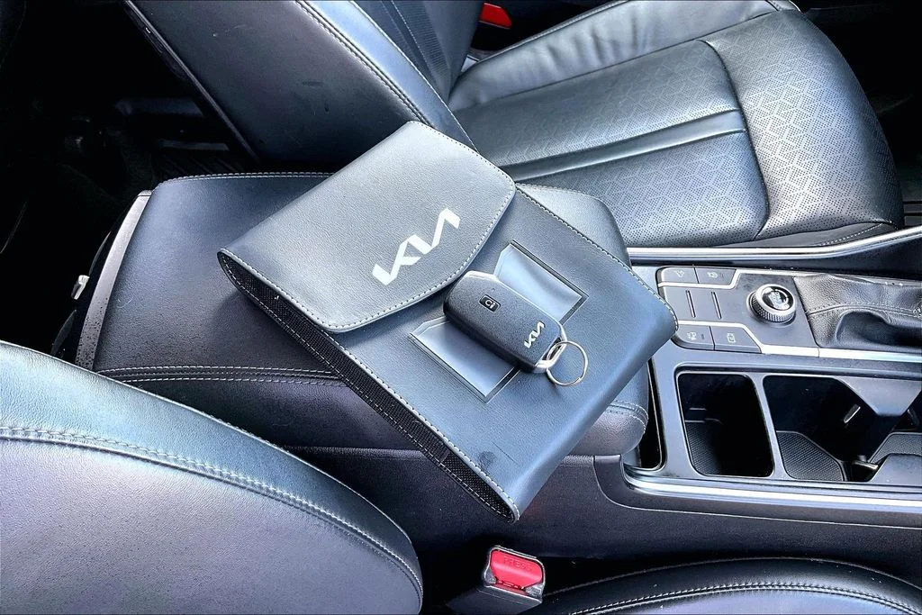 Certified Used 2022 Silver Kia S image 35