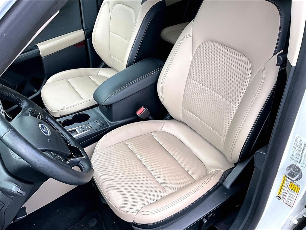 Used 2020 White Metallic Ford SEL image 10