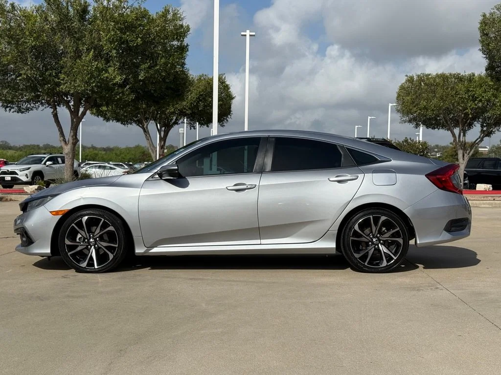 Used 2021  Honda Sport image 2