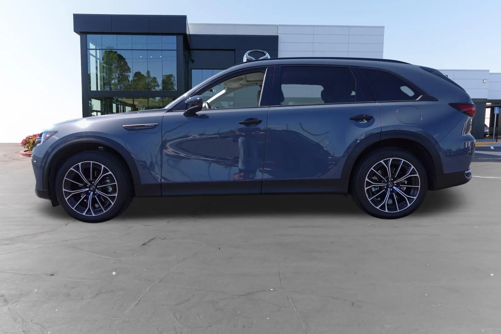 Certified Used 2025 Polymetal Gray Metallic Mazda Premium image 7
