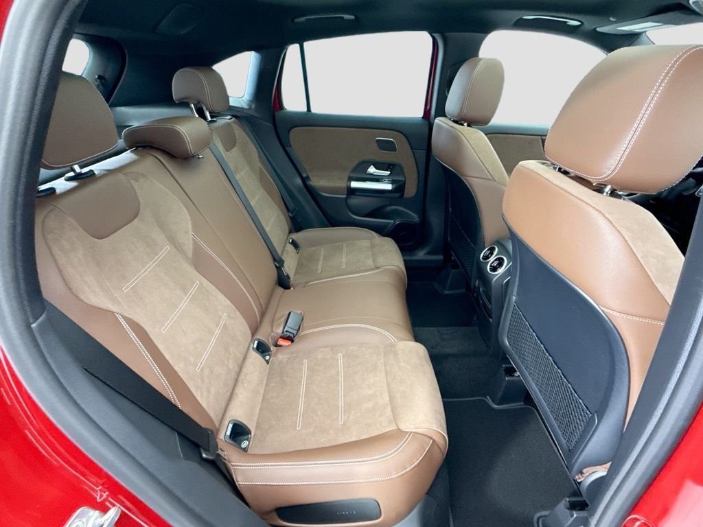 New 2026 MANUFAKTUR Patagonia Red Metallic Mercedes-Benz GLA 250 image 20