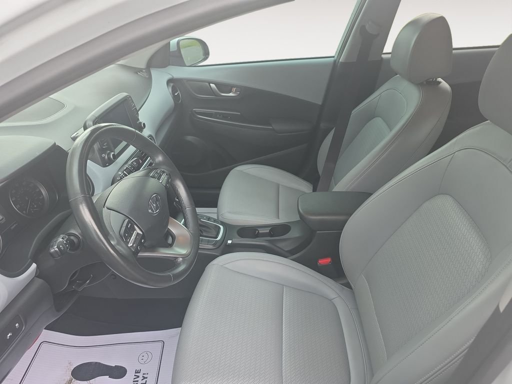 Used 2021 White Hyundai Limited image 8