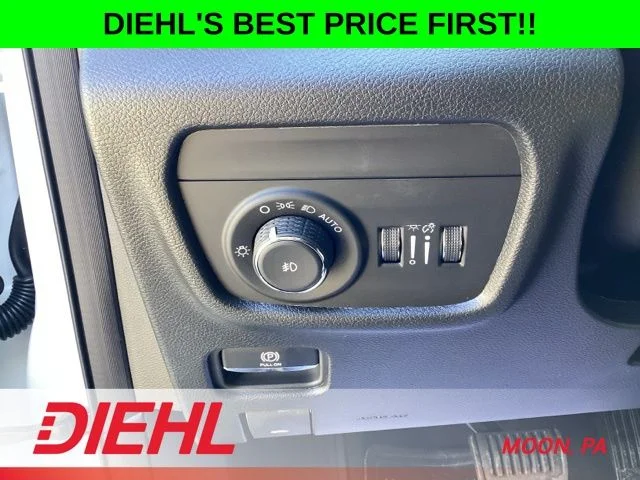 New 2026 Bright White Clear-Coat Exterior Paint Jeep Limited image 32