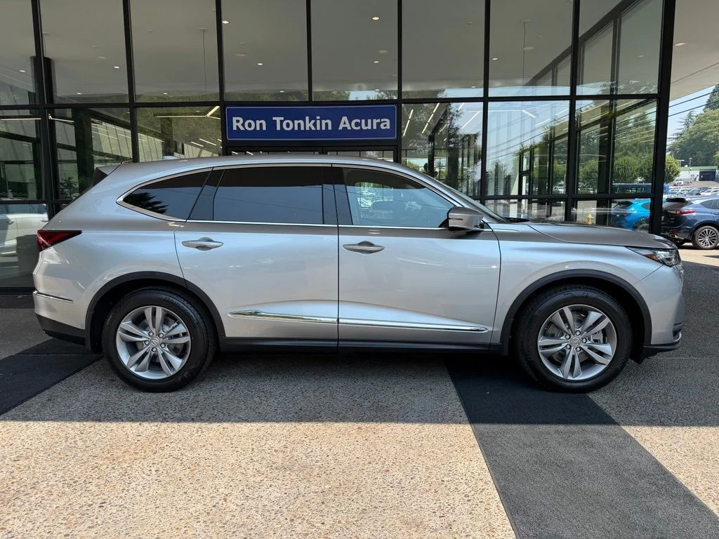New 2026 Solar Silver Metallic Acura Base image 8