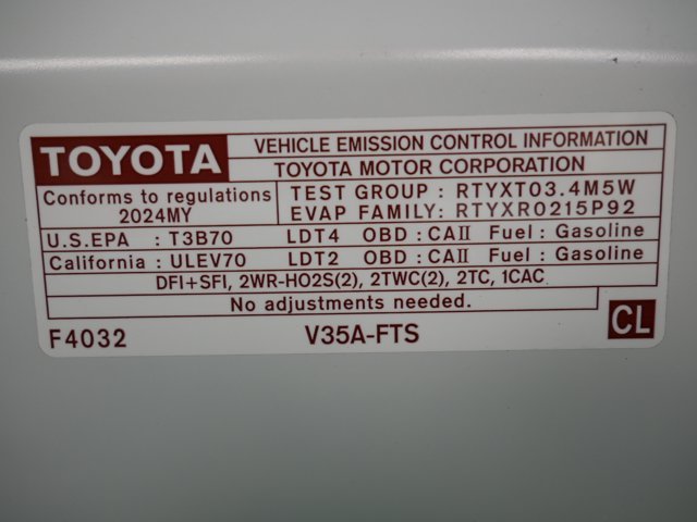 Used 2024 Ice Cap Toyota Crew Cab SR5 w/ Convenience Pkg image 30