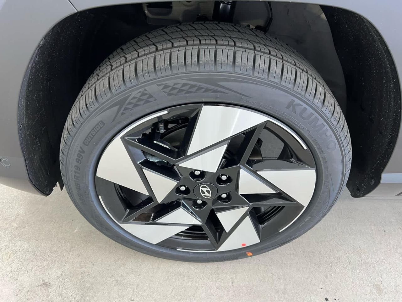 New 2026 Ecotronic Gray Pearl Hyundai Limited AWD image 39