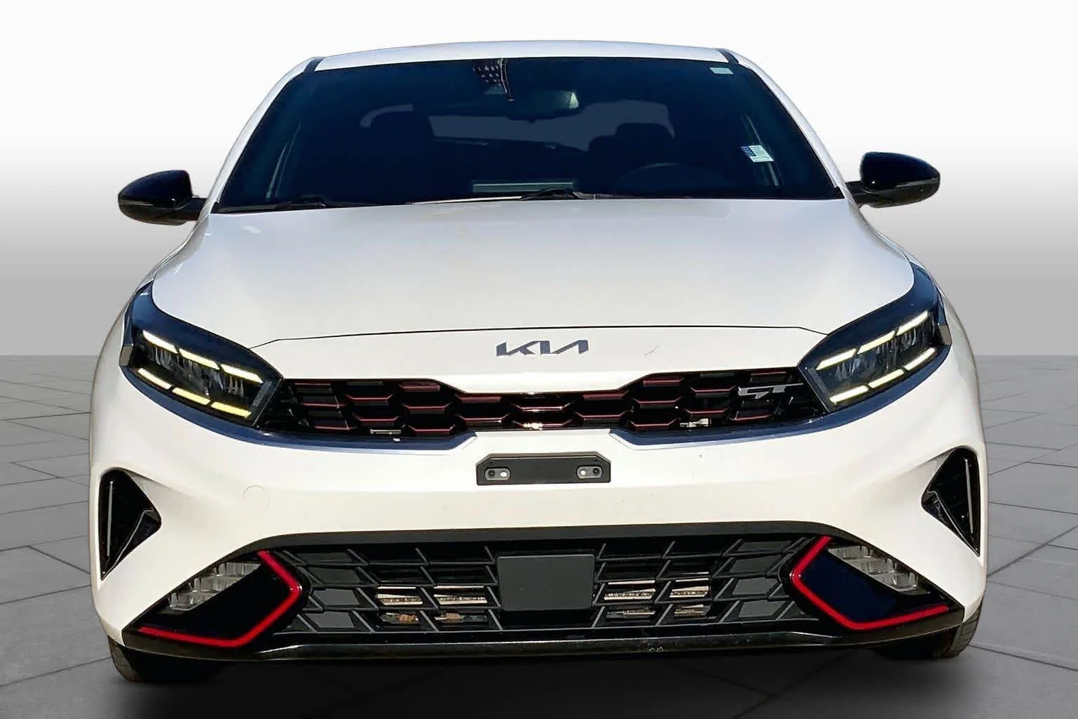 Used 2022 Snow White Pearl Kia GT image 4