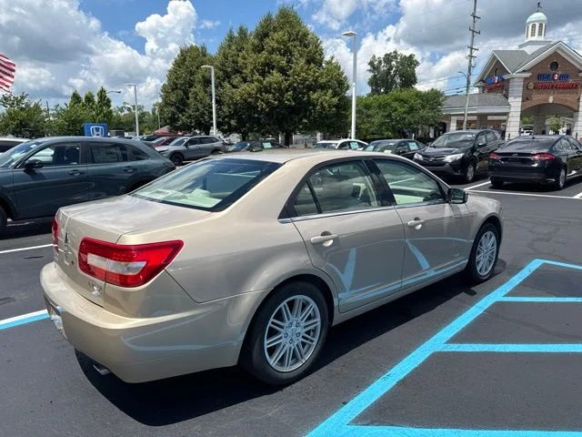 Used 2007 Dune Pearl Clearcoat Metallic Lincoln Base image 17