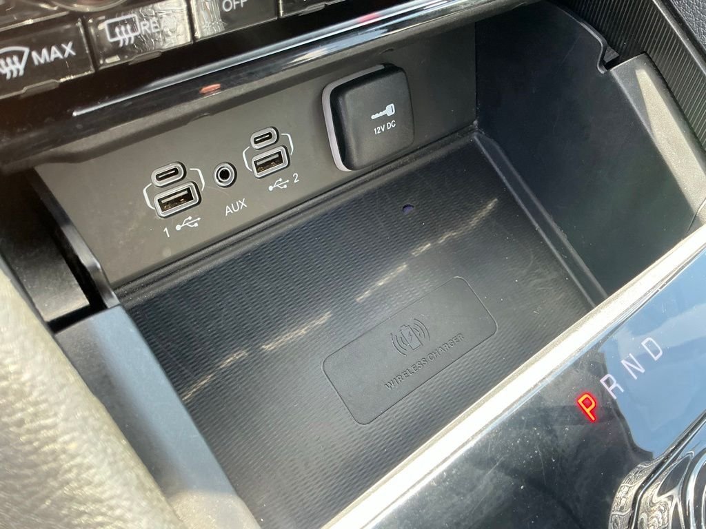 Used 2024 Red Jeep Altitude image 38