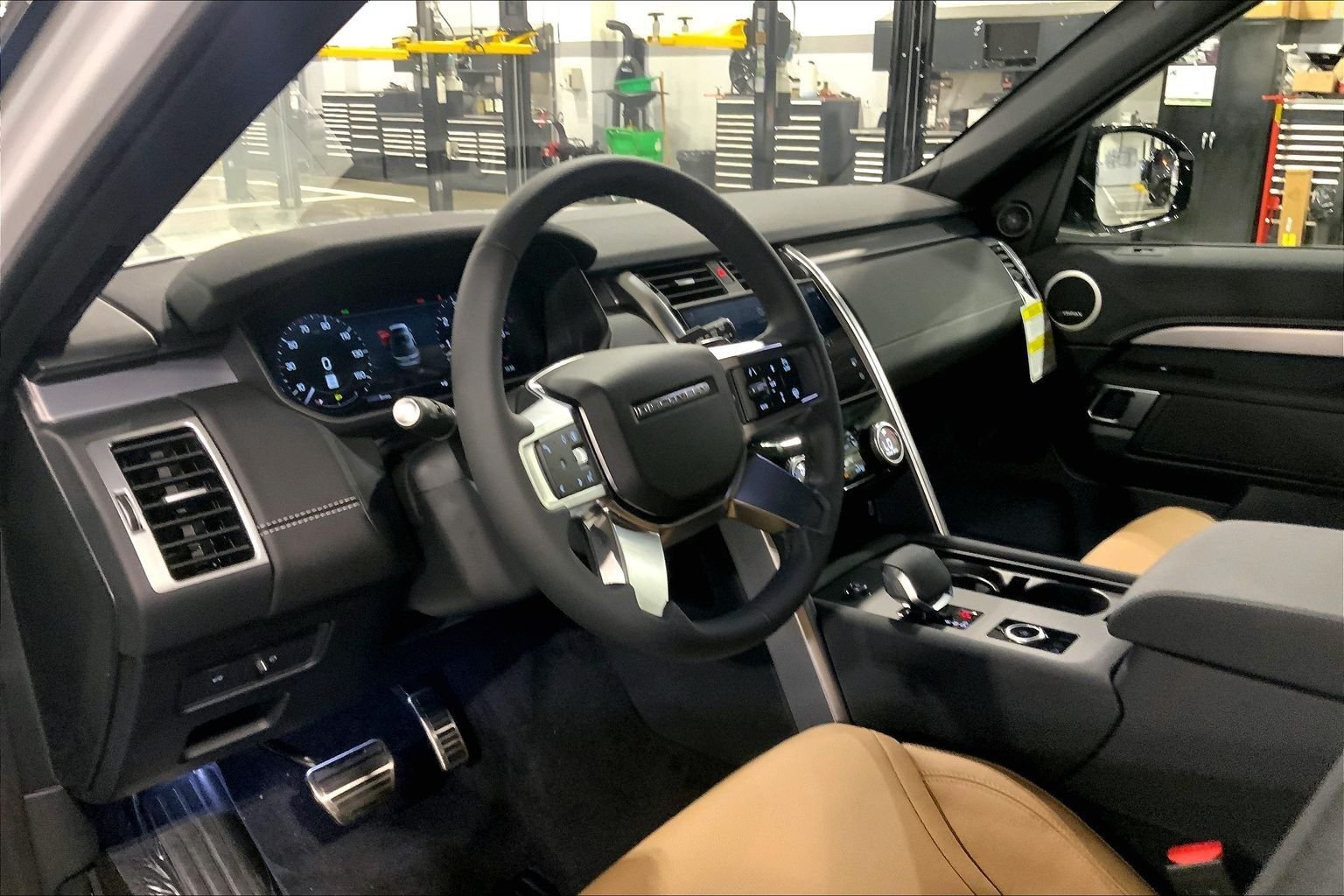 New 2026 Fuji White Land Rover Gemini Edition image 8
