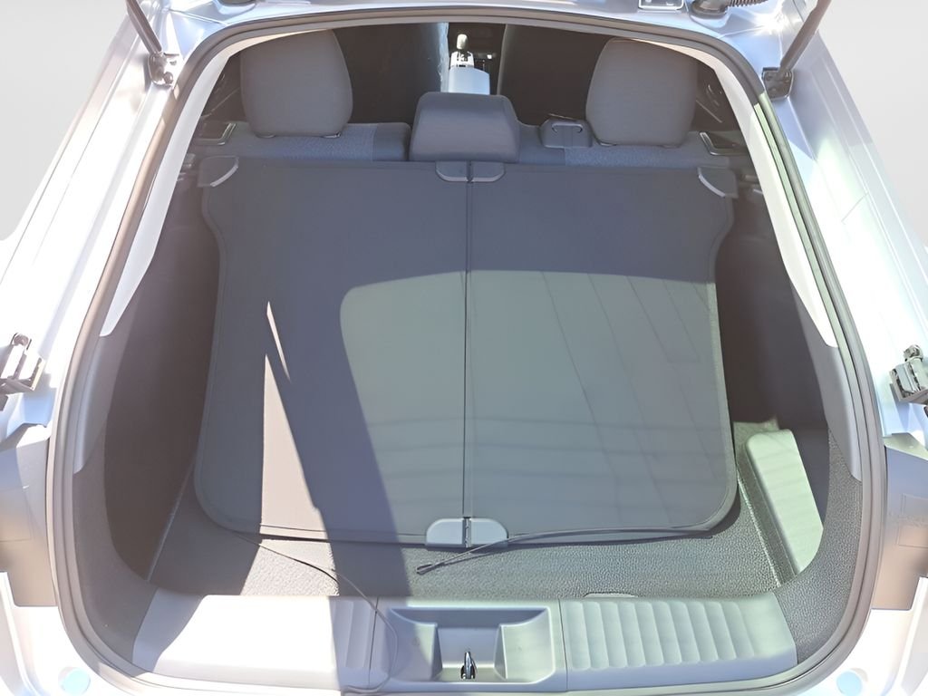 2026 Toyota Prius Plug-in Hybrid SE - Photo 7