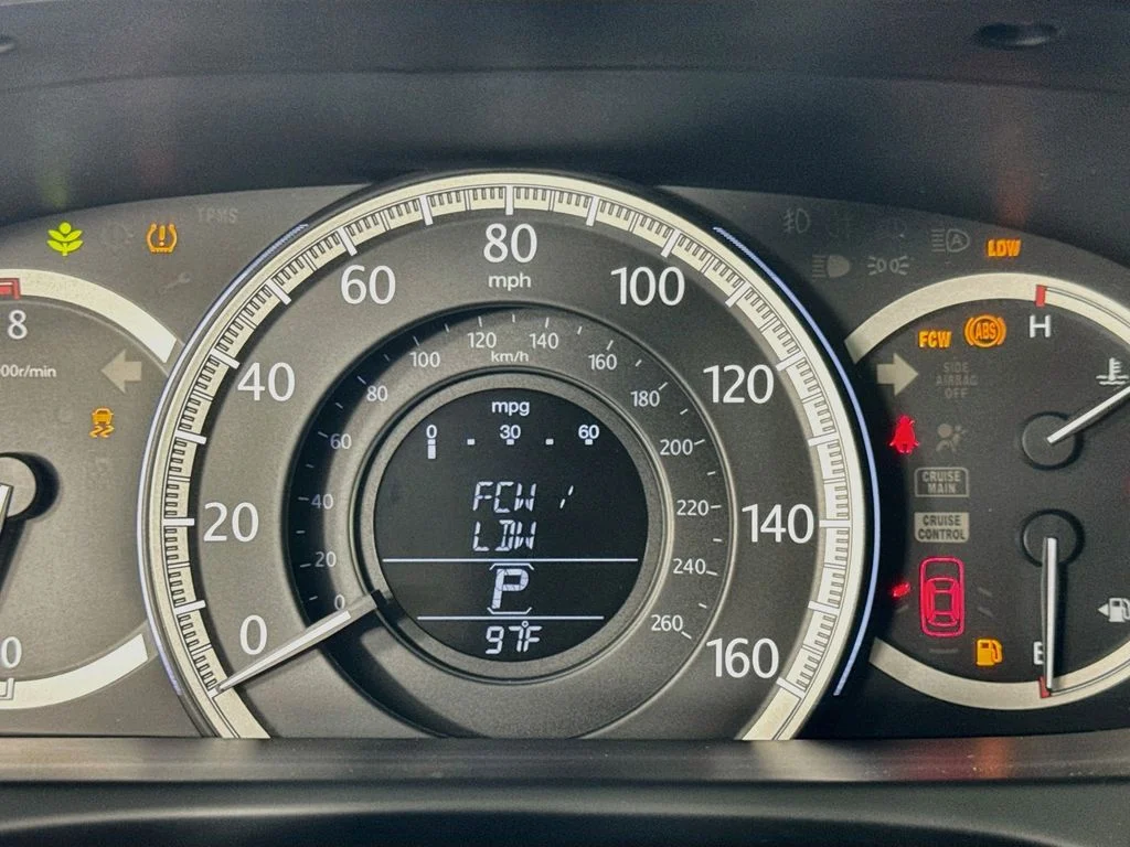Used 2014 Silver Honda EX-L image 15