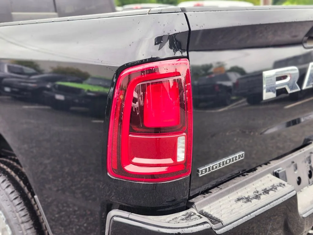 New 2026 Diamond Black Crystal Pearl-Coat Exterior Paint RAM Big Horn image 9