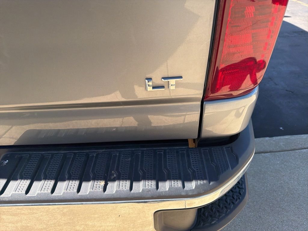 Used 2025 Gray Chevrolet LT image 7