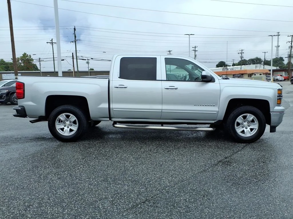 Used 2015 Silver Chevrolet LT image 35