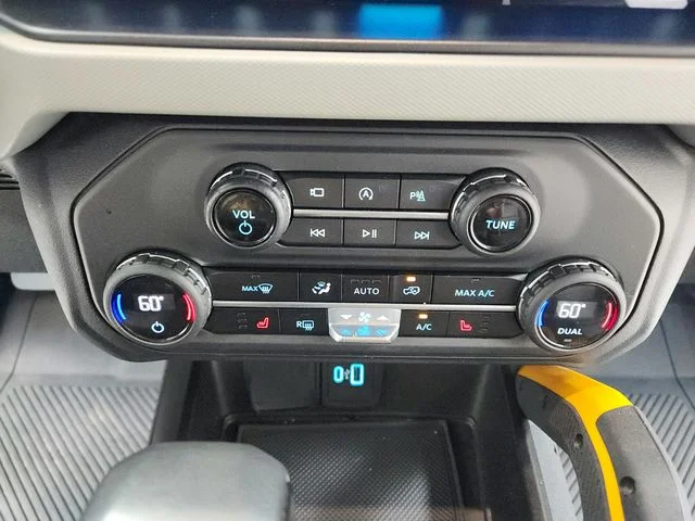 Used 2023 Red Ford Badlands image 32