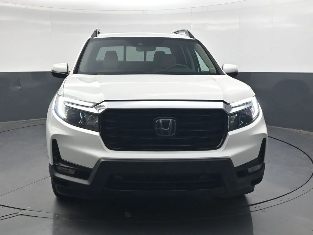 Certified Used 2023 Platinum White Pearl Honda RTL-E image 9