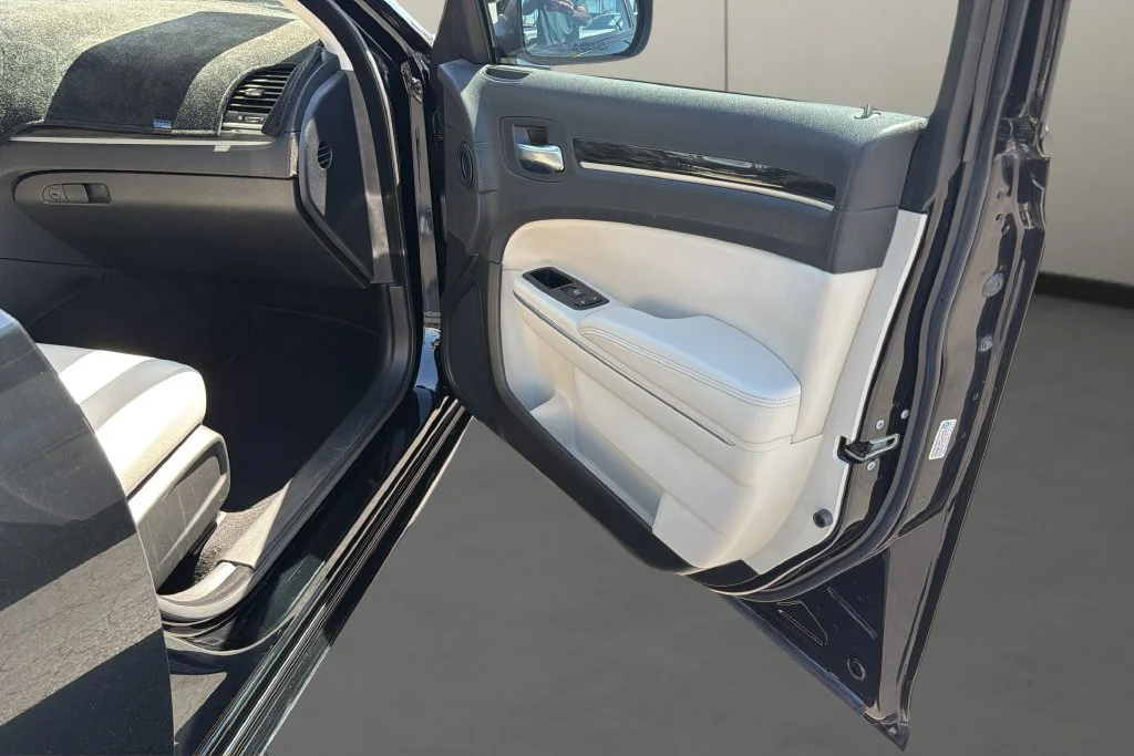 Used 2022 Black Chrysler Touring image 16