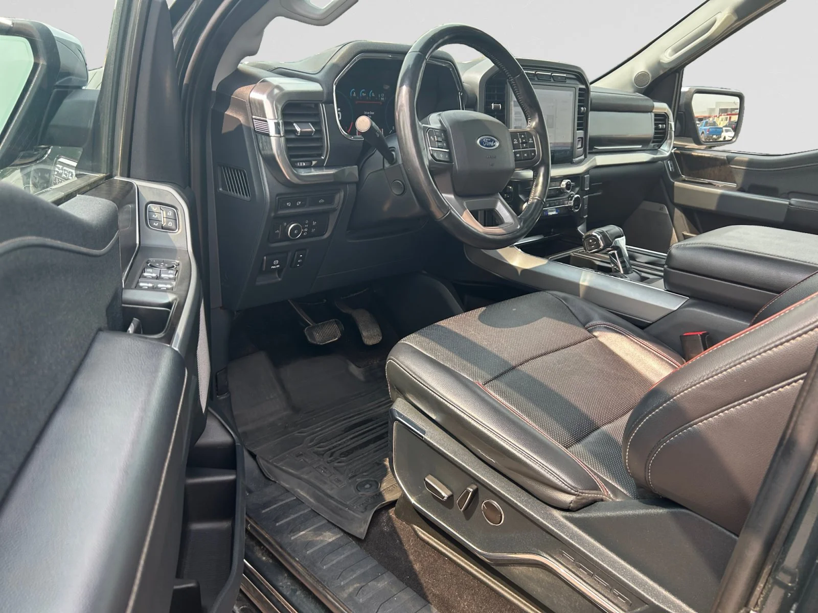 Used 2021  Ford LARIAT SuperCrew   EcoBoost™ image 13