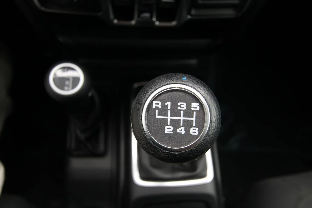 Used 2022 Green Jeep Sport image 11