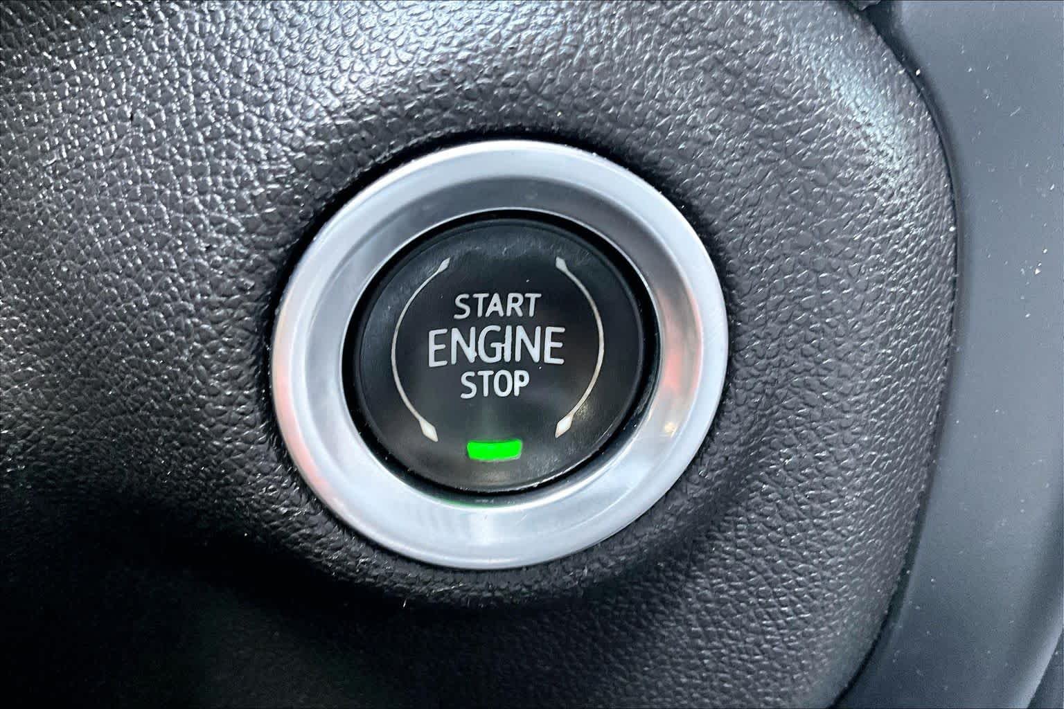 Used 2019 Summit White GMC SLT image 32