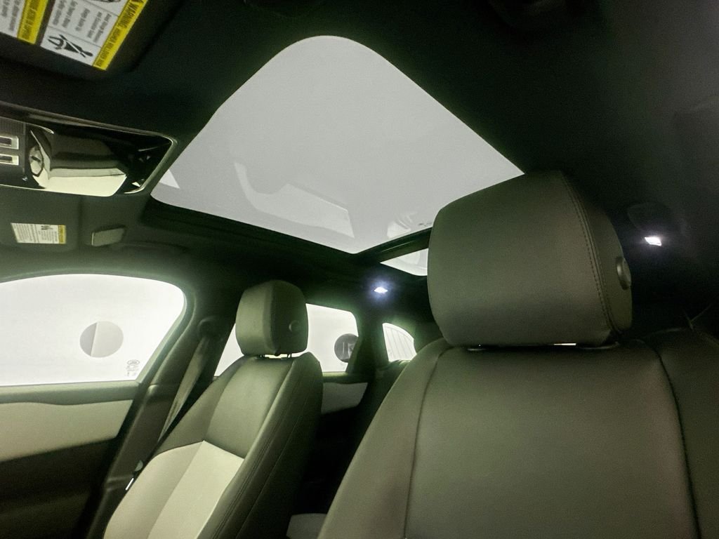 New 2026 Santorini Black Land Rover Dynamic SE image 20