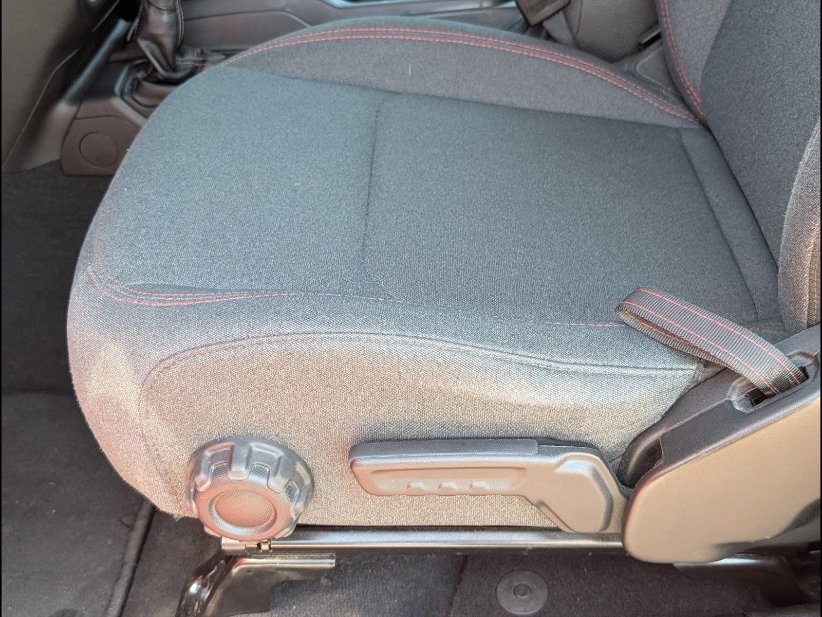 2025 Jeep Wrangler 4-Door Rubicon - Photo 10