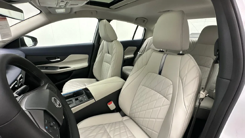 New 2026 White Nissan SL image 9