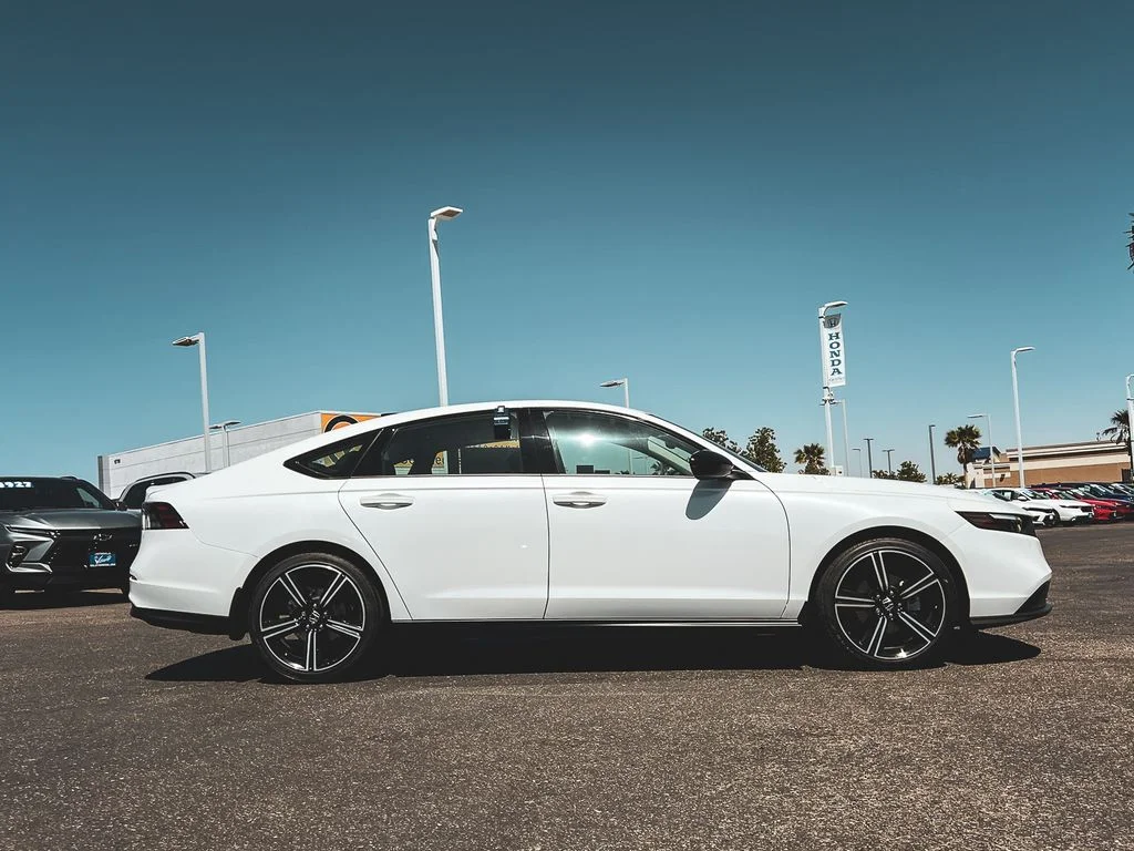 New 2026 Platinum White Pearl Honda SE image 8