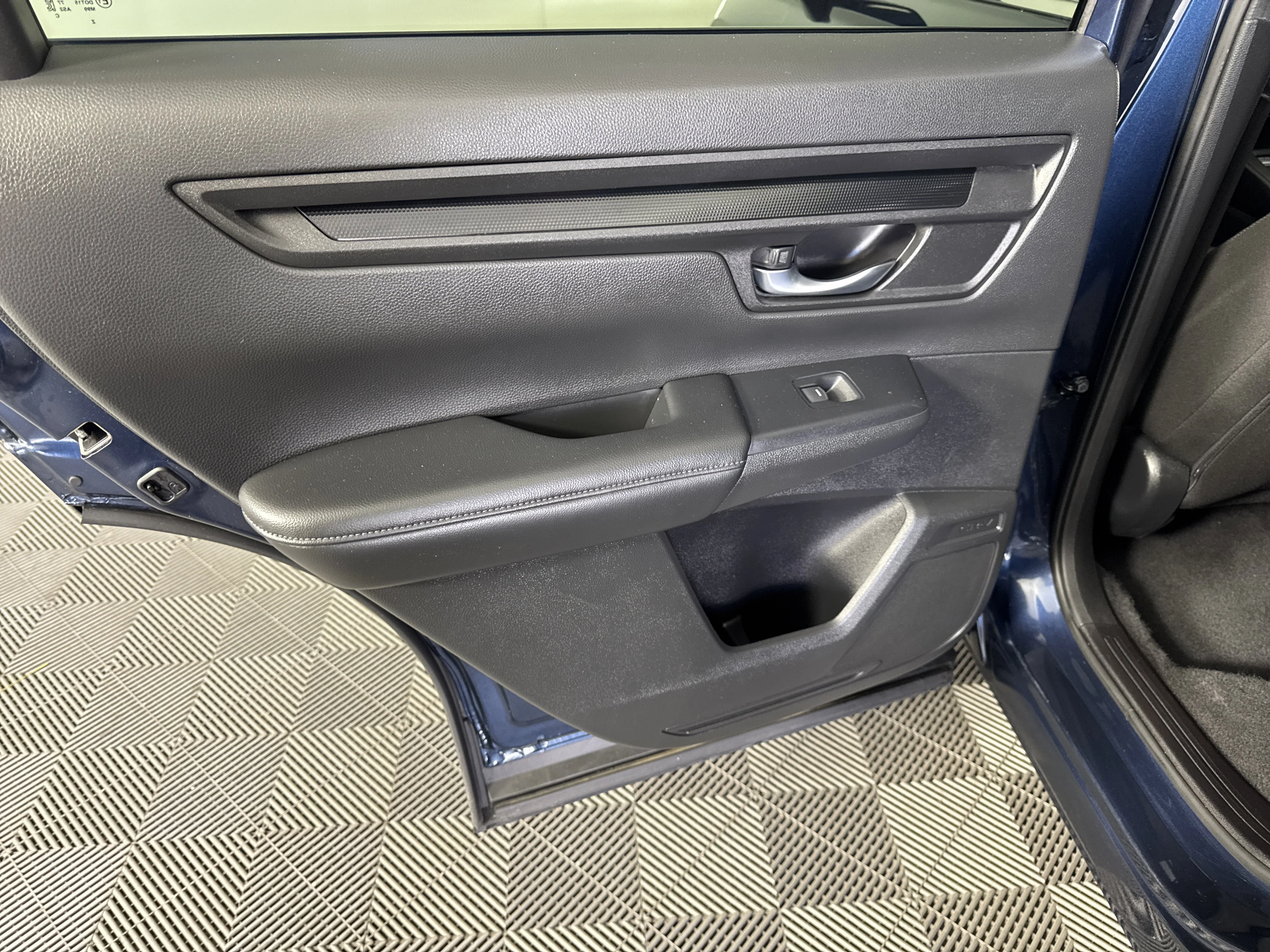 Used 2024 Canyon River Blue Metallic Honda LX image 16