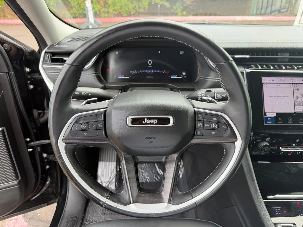 Used 2022 Diamond Black Crystal Pearlcoat Jeep Limited image 20
