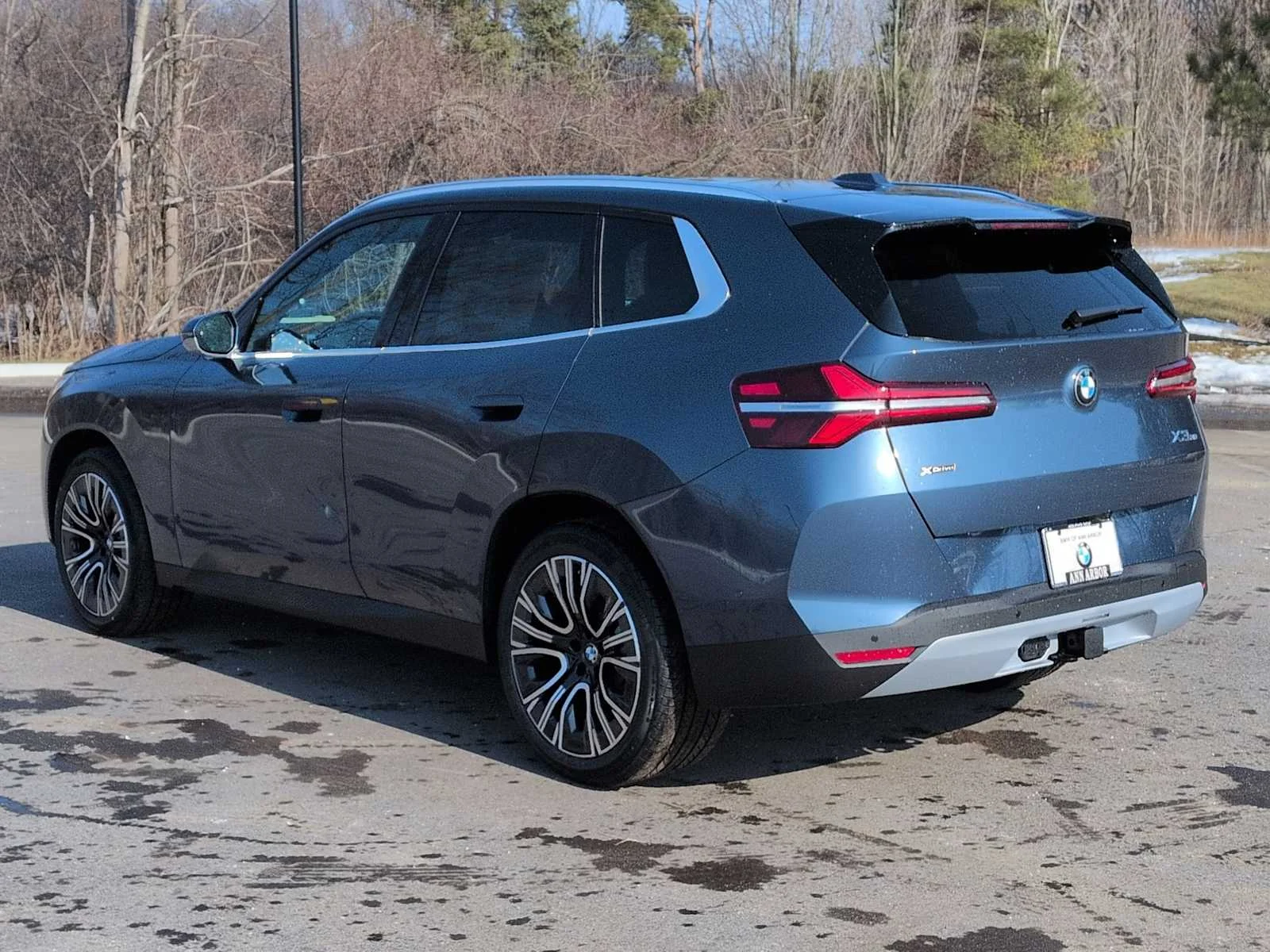 New 2026 Arctic Race Blue metallic BMW 30 xDrive image 12