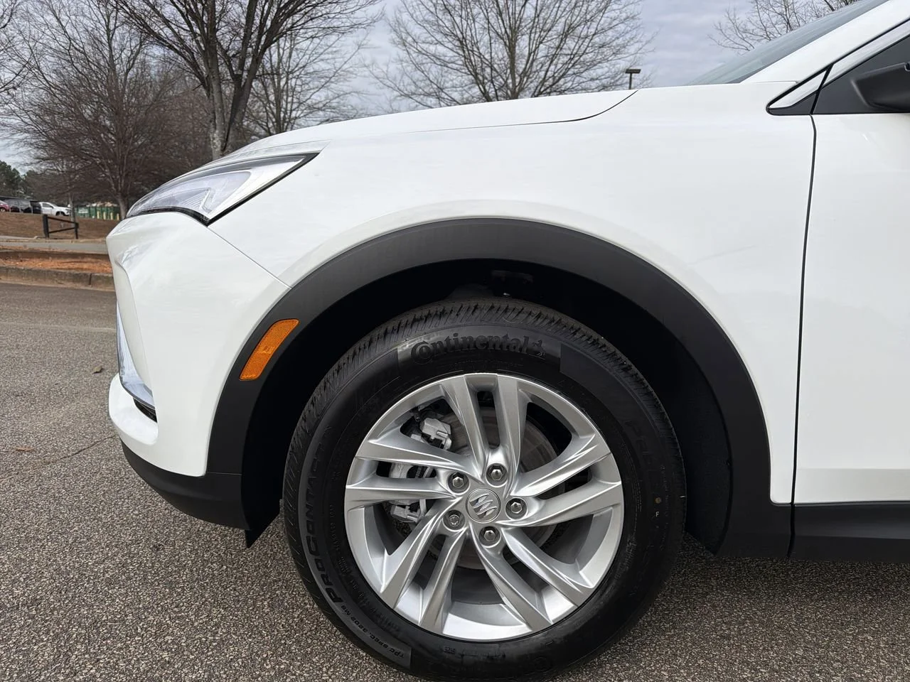 New 2026 Summit White Buick Preferred image 29