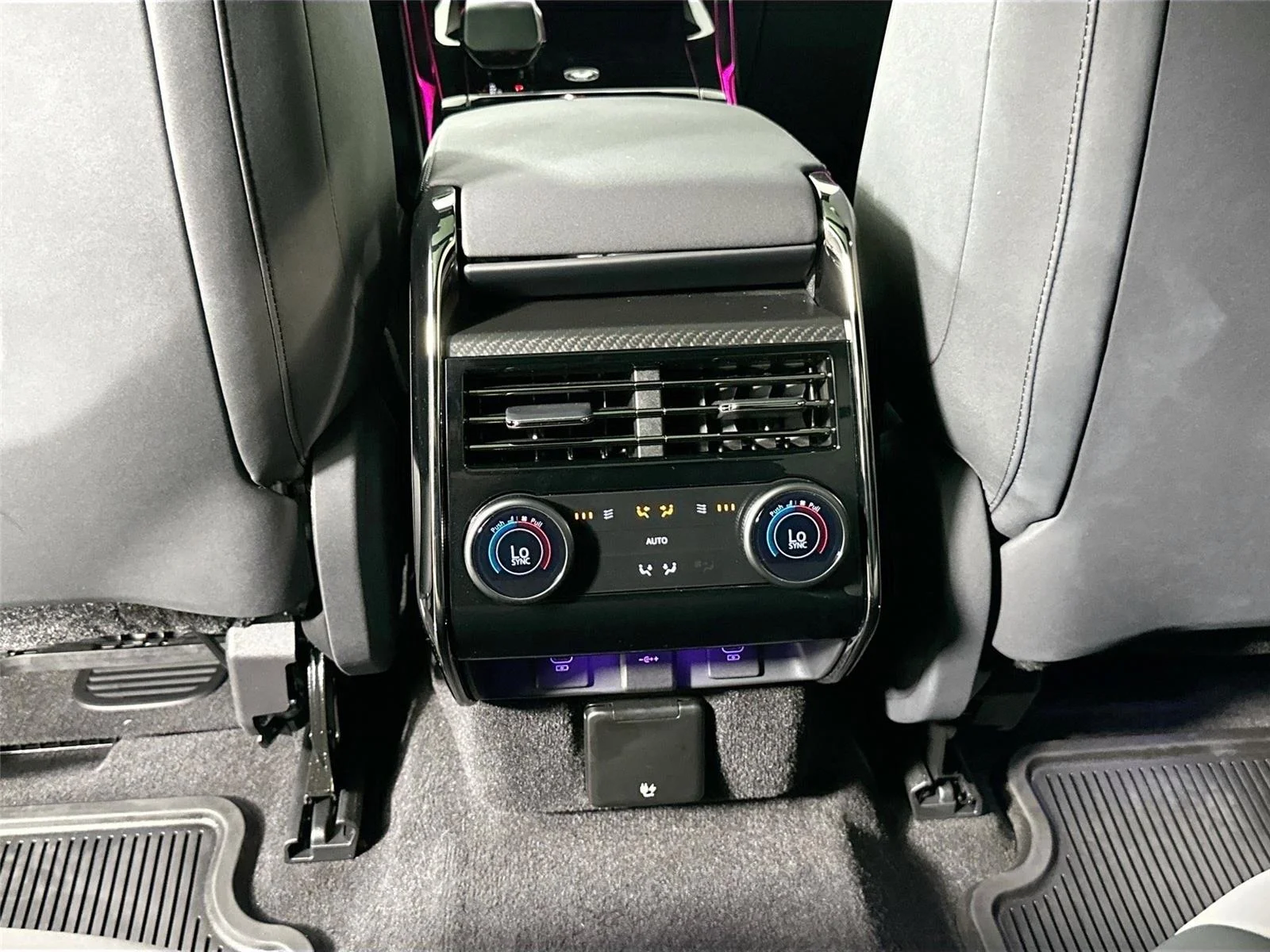 Used 2025 Blue (Dark) Land Rover SV Edition Two image 28