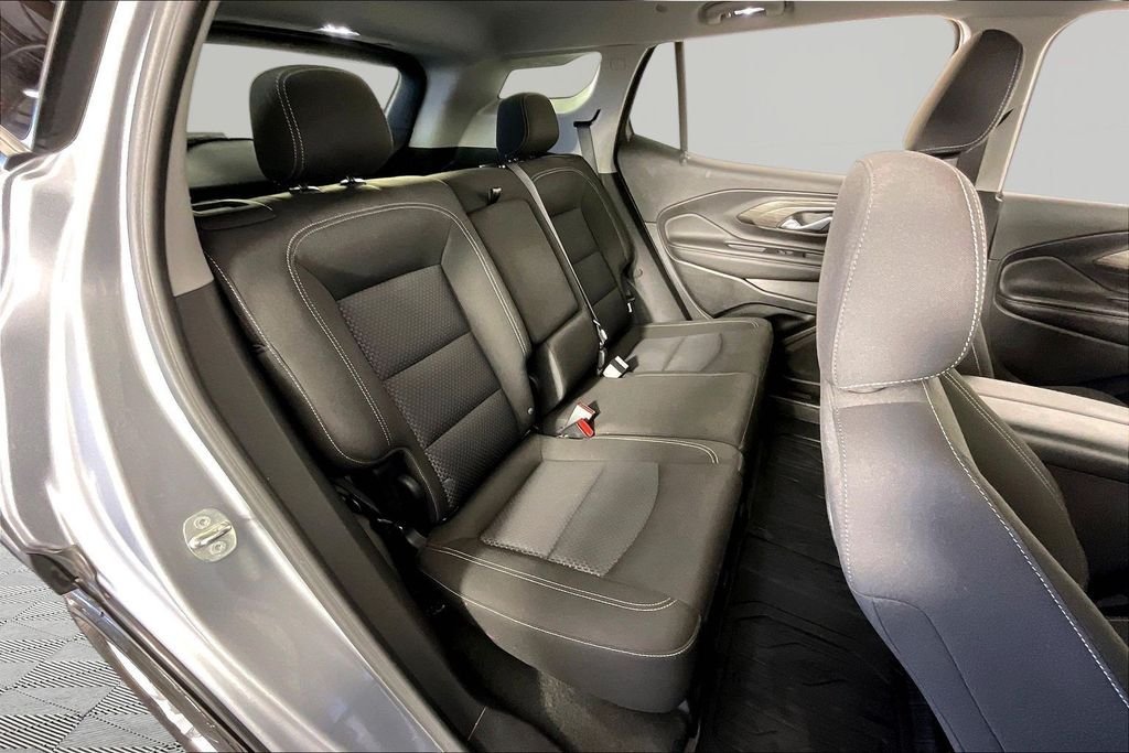 Used 2024 Silver GMC SLE image 22
