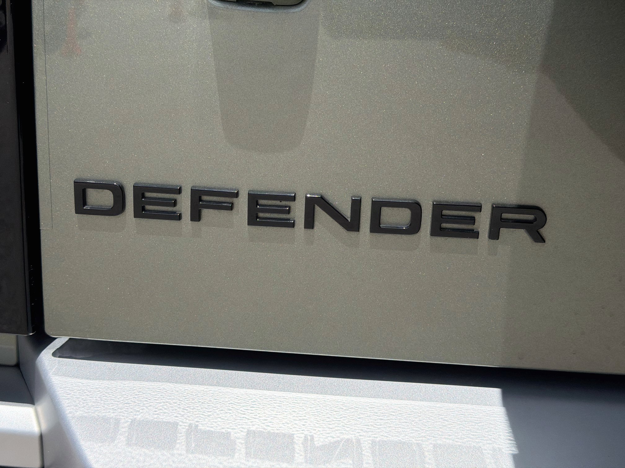 Certified Used 2025 Green Metallic Land Rover S image 11