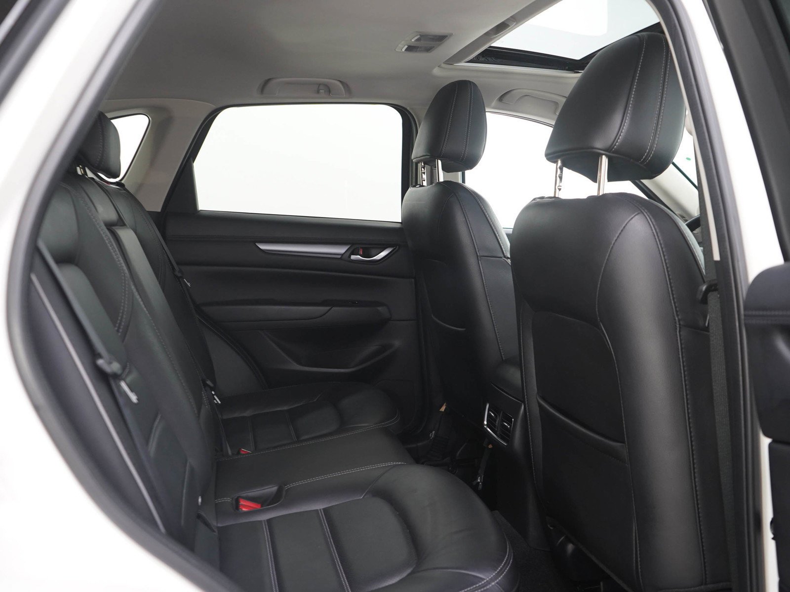 Used 2025 Rhodium White Metallic Mazda 2.5 S Preferred Package image 14