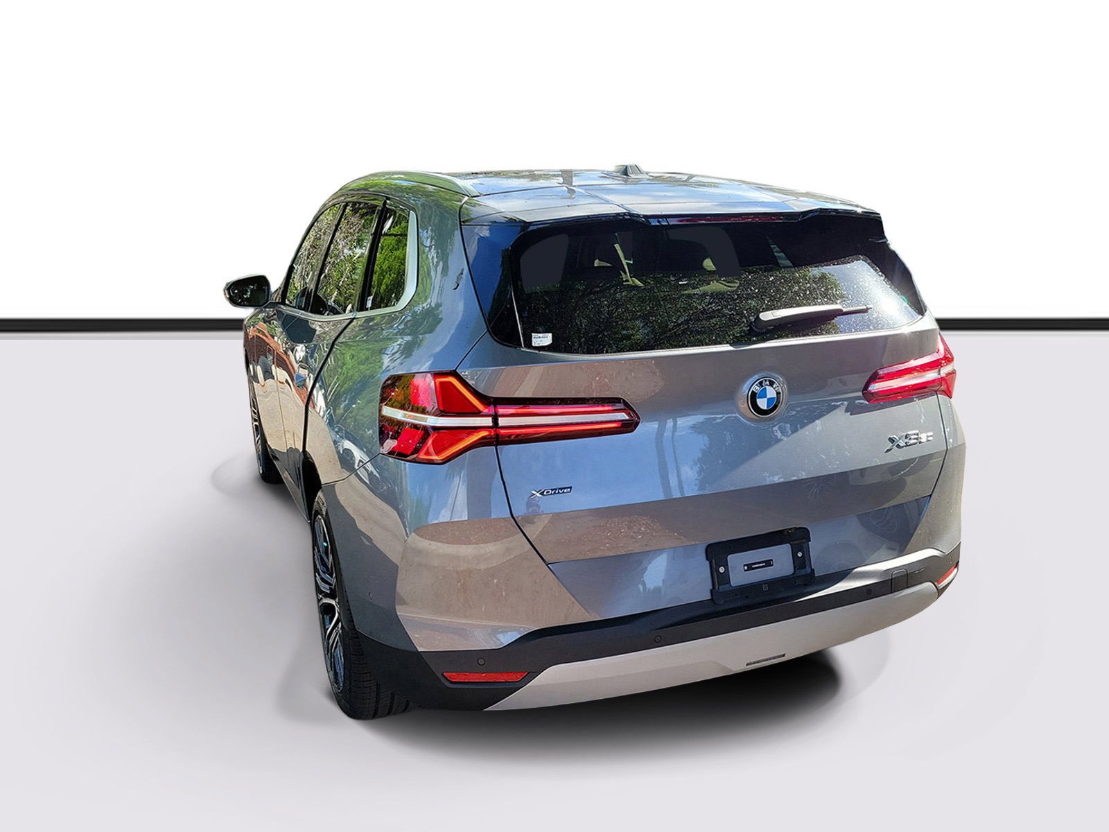 New 2026 Skyscraper Grey Metallic BMW 30 xDrive image 3