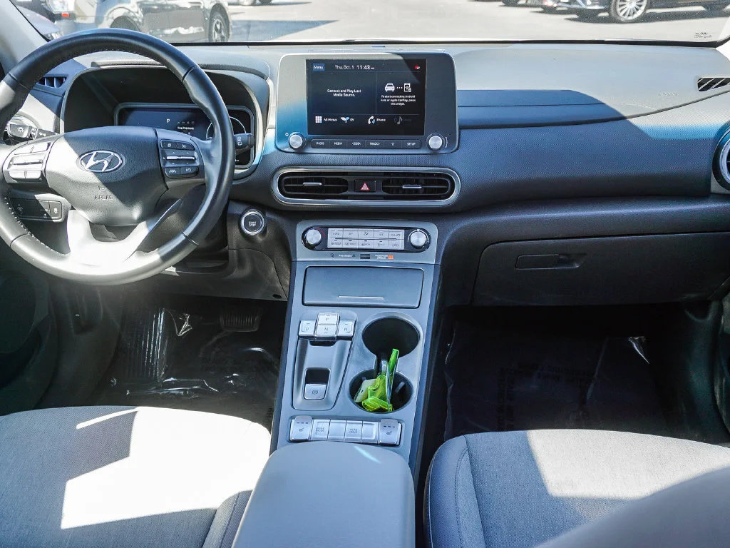 Used 2022 White Hyundai SEL image 15