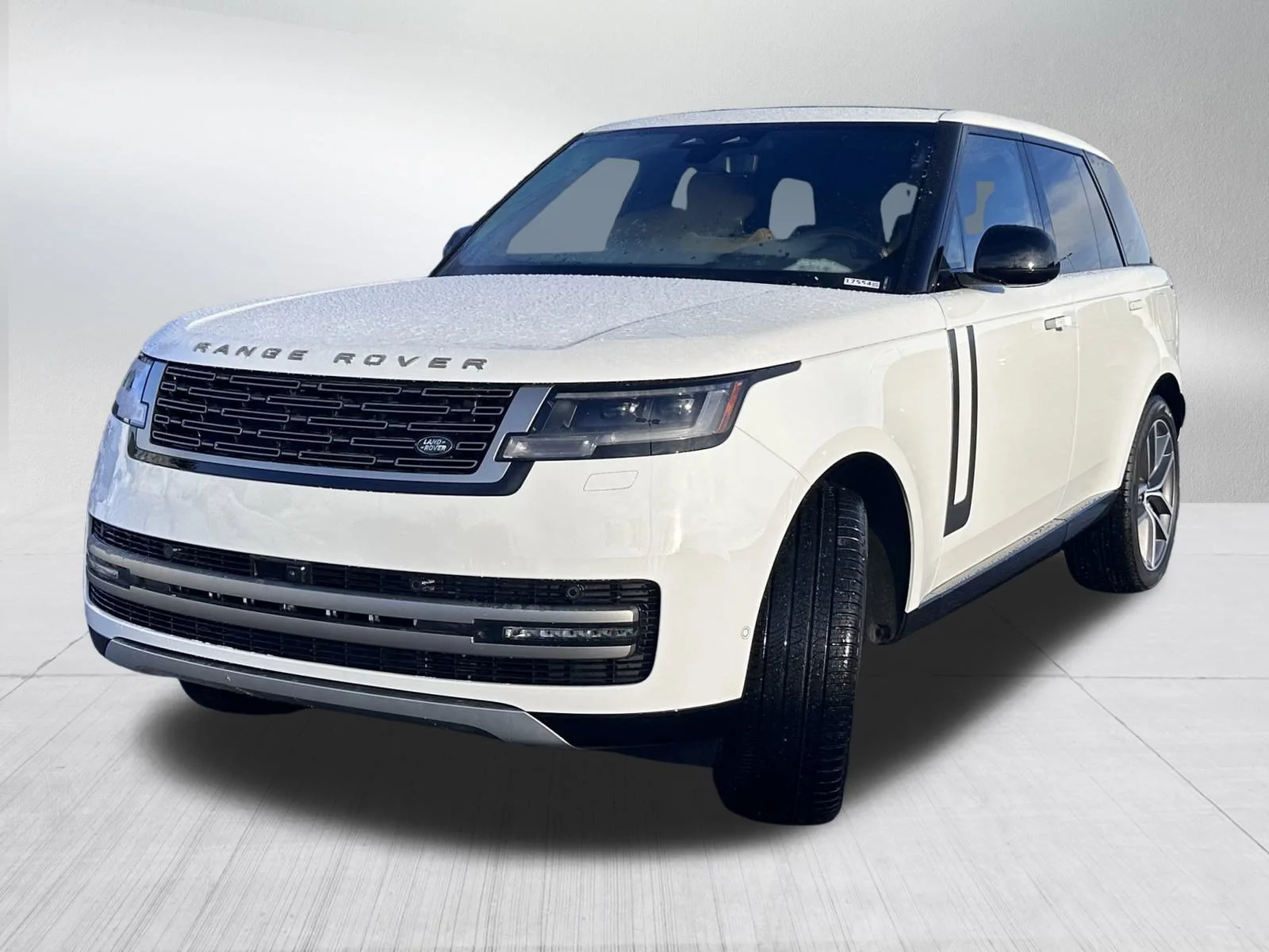 2026 Land Rover Range Rover 3.0 PHEV SE SWB's photo