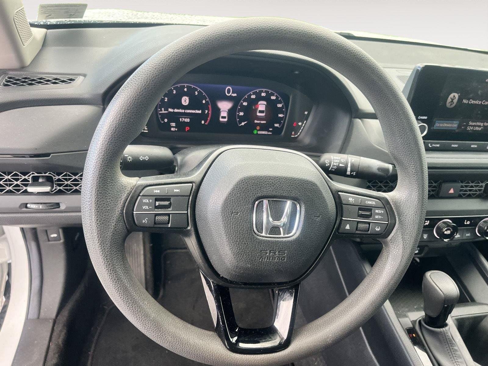 Used 2024 Platinum White Pearl Honda EX image 19
