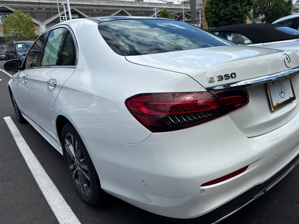 Used 2022  Mercedes-Benz E 350 image 4