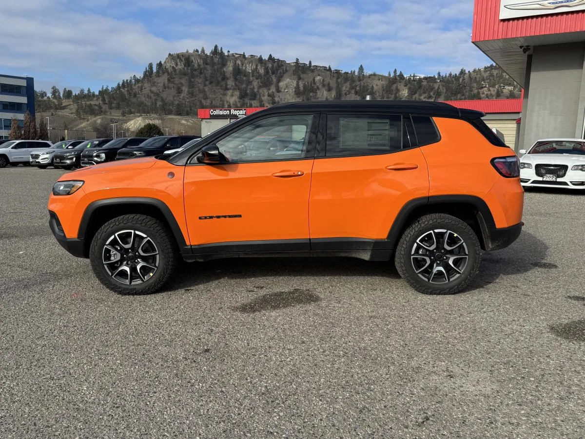 New 2026 joose Jeep Trailhawk image 9